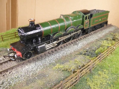 Tri-ang 00 Gauge GWR Hall Class  4-6-0 Steam Loco/Tender no 6998 in GWR Green - Image 1 of 4