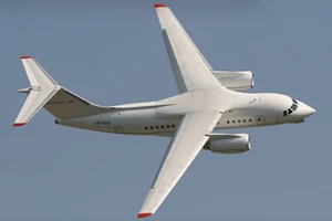 Antonov 148-100A An-148 ADB Antonov ""Test di produzione"" (01-03) UR-NTB 1/200 - Foto 1 di 13