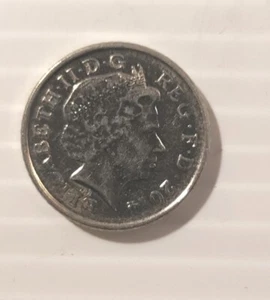 It. # C-8 / Gran Bretaña Reino Unido 2014 acero chapado 5 peniques. Isabel II Circulado  - Imagen 1 de 2