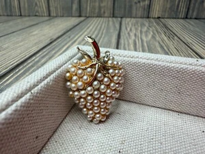 Vintage Gold Tone Pearl Brooch Pin Costume Jewelry 1.5" Strawberry - Picture 1 of 4