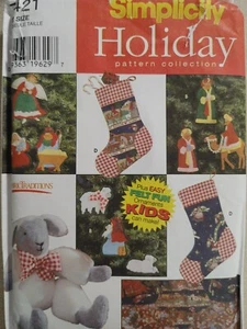 Simplicity Pattern 7421 Holiday Christmas Decor Ornaments Stocking Tree Skirt - Picture 1 of 2