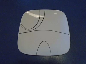 Corelle Simple Lines Square Lunch Plates READ DESCRIPTION - Picture 1 of 1