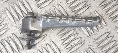 YAMAHA FZ750 1987 1988 87 88 2KK REAR RIGHT FOOTREST FOOT PEG — 第 1/2 张图片