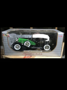 1934 Duesenberg Green & Black 1:18 Signature Models 18110 - Picture 1 of 4