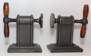 RESTORATION HARDWARE PAIR OF CAST IRON SCREW VISE BOOKENDS INDUSTRIAL DESIGN - Picture 1 of 5