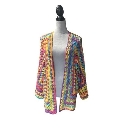 Cardigã quadrado de crochê vovó arco-íris multicolorido frente aberta manga longa tamanho G/XL - Imagem 1 de 4