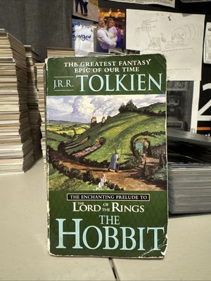 The Hobbit By J.R.R. Tolkien Paperback Prelude To The Lord Of The Rings Foto 1 de 3
