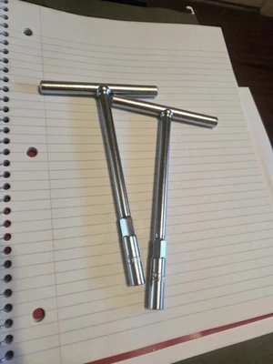 Llave inglesa de alcance hexagonal con mango en T de 5 mm tono plateado Foto 1 de 4