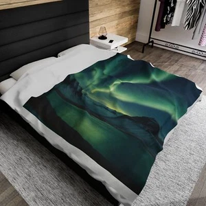 Northern Lights, Aurora Borealis, Velveteen Plush Blanket, Cozy Home Decor Gift - Picture 1 of 13