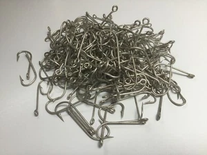 BULK LOT OF APPROX 200 SEA FISHING BARBED HOOKS EXTRA STRONG GALVANISED - Picture 1 of 1