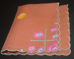 Vintage Hankie Embroidered Scalloped Made In Switzerland NICE! - Picture 1 of 3