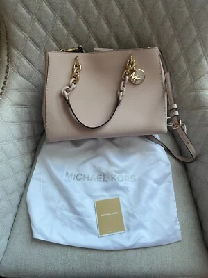AUTÉNTICO BOLSO DE HOMBRO MICHAEL KORS CYNTHIA ROSA CUERO SAFFIANO Foto 1 de 4