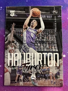 2020-21 Panini Chronicles Luminance #149 Tyrese Haliburton Sacramento Kings RC - Bild 1 von 2