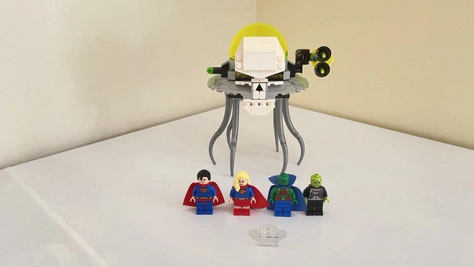 Lego 76040 Justice League Brainiac Attack (100% Complete) - Image 1 of 4