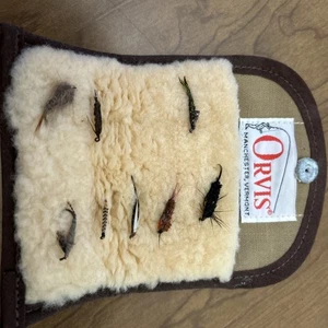 Vintage ORVIS Fly Fishing - Canvas Fly Wallet Wool Patch Case with 8 Flies - Picture 1 of 6