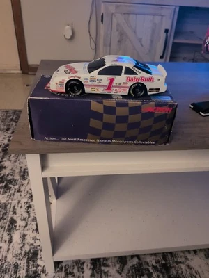 Jeff Gordon #1 Baby Ruth 1992 Ford Thunderbird Limited Edition 1:24 Stock Car - Image 1 of 3