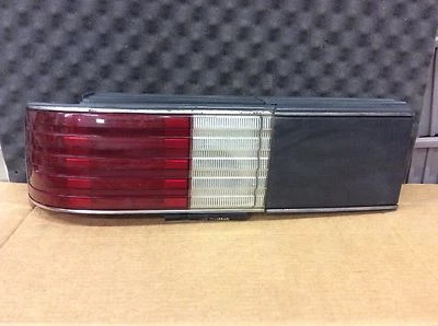 87 PLYMOUTH SUNDANCE LUZ TRASERA IZQUIERDA CONDUCTORES MUY LIMPIA  Foto 1 de 4