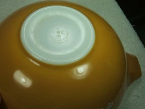 Vintage Pyrex #444 Butterfly Gold Cinderella 4qt Nesting Mixing Bowl - Picture 1 of 5