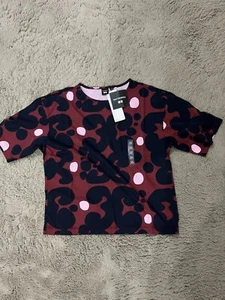 Marimekko For Uniqlo Red Burgundy Short Sleeved T-shirt Top. Size XS , BNWT - Picture 1 of 5