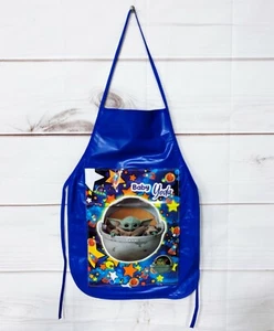 Baby Yoda Grogu Kinder blau Vinyl Lätzchen Schürze Kochen Basteln Handarbeit - Bild 1 von 5