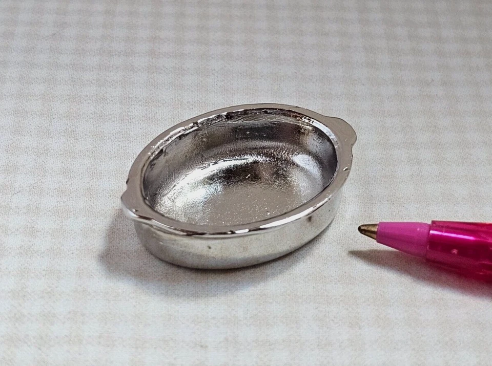 Sartén para asar de metal plateado pesado Falcon miniatura - miniaturas para casa de muñecas 1:12 Foto 1 de 1
