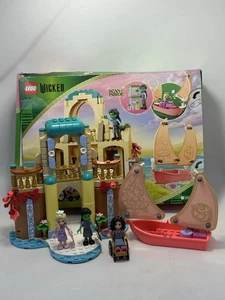 Lego Böse Glinda, Elphaba & Nessarose an der Shiz Universität Set - Bild 1 von 6