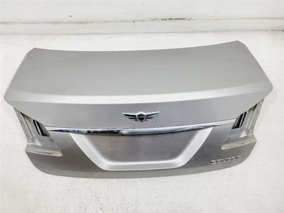 12-14 现代 Genesis 轿车后备箱盖 - 超银色 692003M100 * 带相机* — 第 1/4 张图片