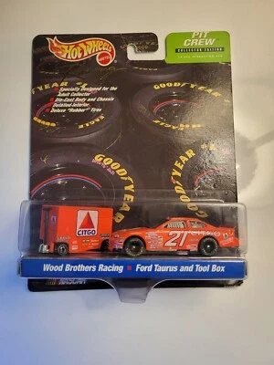 Elliott Sadler #21 Citgo/Wood Brothers Ford novato 1999 Hotwheels 1:64 con pitbox Foto 1 de 4