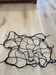 Motorcycle net for securing loads 20"x20" Elastic cord with hooks - Picture 1 of 1