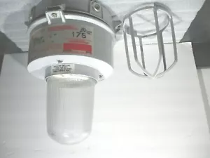 CROUSE HINDS HAZARDOUS LOCATION LIGHT FIXTURE Champ VMV - Picture 1 of 12