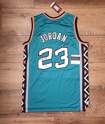 Camiseta deportiva autografiada por Michael Jordan All Star de la NBA 1996 con certificado de autenticidad firmada por Mitchell Ness Foto 1 de 3