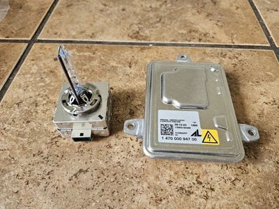 OEM 2013 -2017 Cadillac XTS L Or R Headlight Module + 3DS Bulb - Imagem 1 de 4