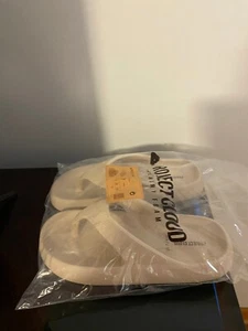 NEW WOMEN'S SIZE 7 PROJECT CLOUD PILLOW SANDALS-BEIGE WATER RESISTANT-ANTI SLIP - Picture 1 of 9