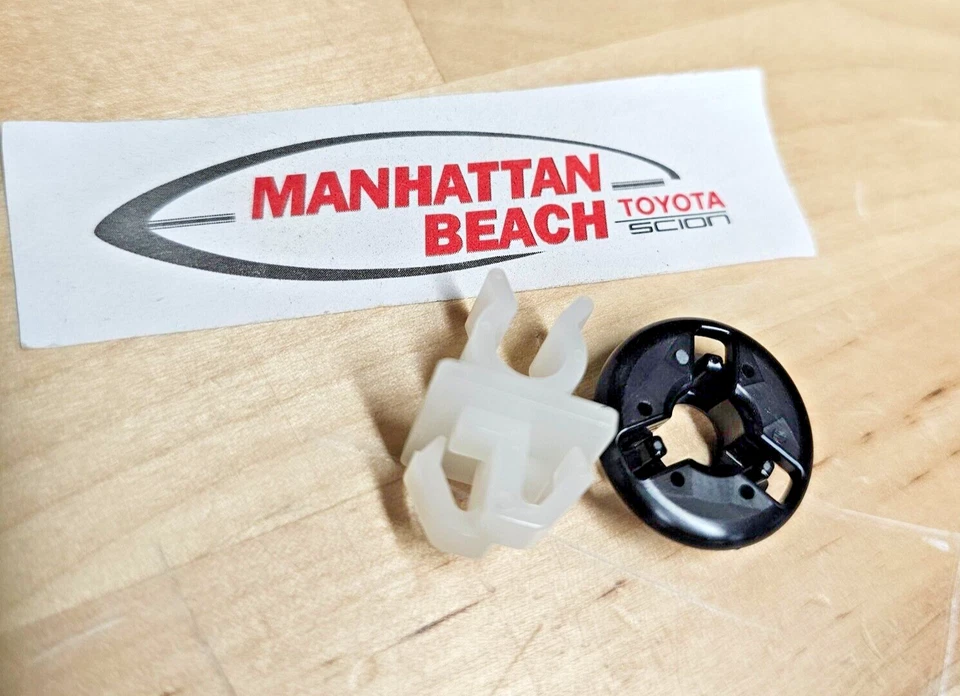 Kit de soporte de clip y ojal de soporte de capó genuino Toyota Tacoma 4Runner OEM Foto 1 de 1