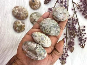 Flower Agate Palm Stone - Flower Agate Palmstone - Cherry Blossom Agate - - Picture 1 of 10