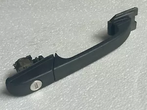 Range Rover P38 LHD HANDLE ASSEMBLY-FRONT LEFT DOOR - Picture 1 of 9