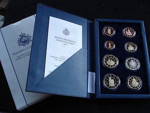 manueduc  ESTUCHE  SAN MARINO 2009  PROOF Las 8  Coins  NUEVO - Picture 1 of 4