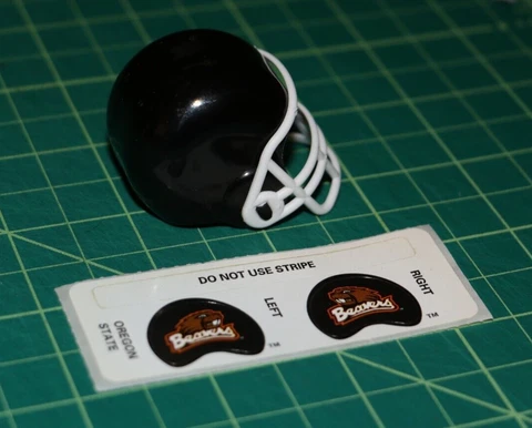 1990's Oregon State Beavers ORIGINAL FACTORY NCAA mini gumball football helmets Cover