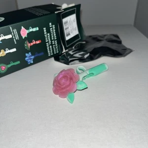 Starbucks 2024 Fiesta Sorpresa Silicona Pajita Topper Caja Abierta Rosa Flor - Imagen 1 de 2