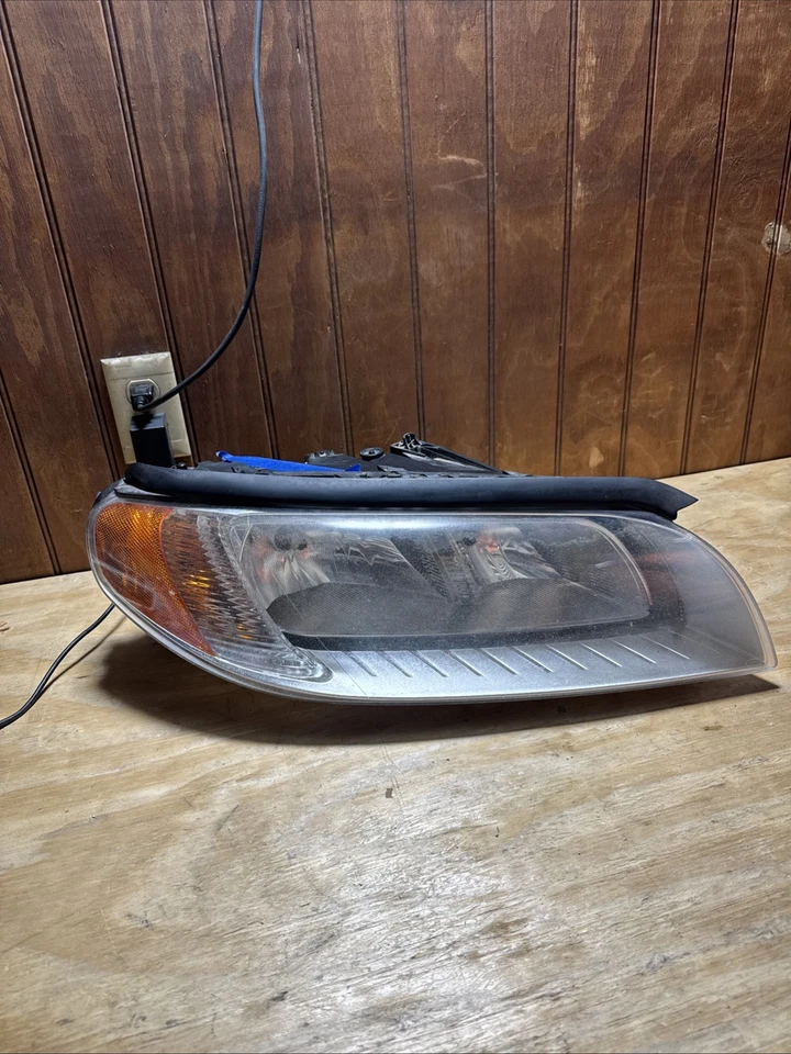 2008 - 2012 Volvo S80 V70 Right Passenger RH Headlight Halogen 31214356 - Image 1 of 4