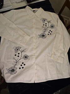 Camicia sportiva CST fiori ricamati manica lunga abbottonata bianca 22W vintage - Foto 1 di 9