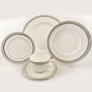 GREY PLATINUM Royal Worcester 5 Piece Place Setting NEW NEVER USED - Picture 1 of 12