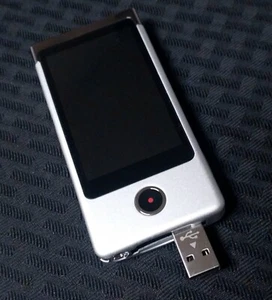 Sony Bloggie Touch MHS-TS20/B videocamera 8 GB mobile HD 1080P argento buona! - Foto 1 di 3