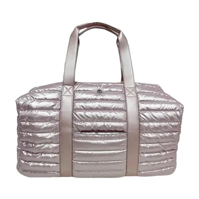 Bolso grande Cassie Weekender de nailon elegante lona acolchada con correa ideal para T... Foto 1 de 4