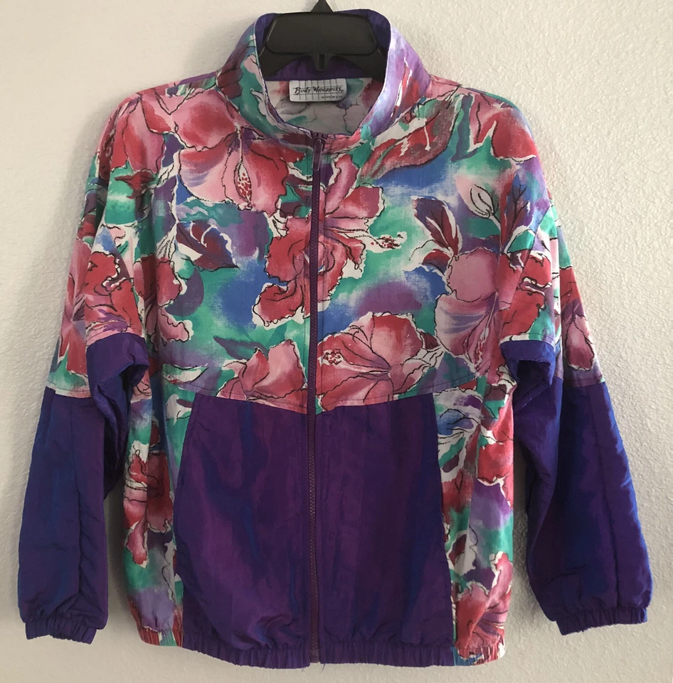 Chaqueta cortavientos vintage años 90 BODY WRAPPERS nailon floral púrpura pequeña Foto 1 de 4