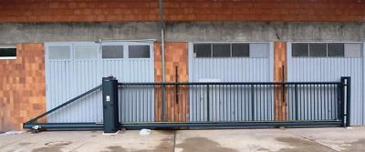 9,0x1,8 AR Industrietor Schiebetor Hoftor freitragend E-Antrieb SOFORT verfügbar - Bild 1 von 4