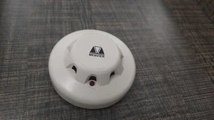 MENVIER PHOTOELECTRIC SMOKE DETECTOR MPD720 15-30V SERIES 700 DEC 2001 NEW!!! - Picture 1 of 2