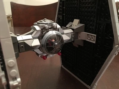 LEGO Star Wars: TIE Fighter (9492) Foto 1 de 4