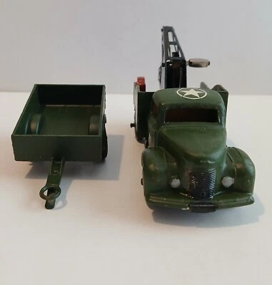 Dinky Toy military  Commer Wrecker Code 3 and 341 Trailer - Image 1 of 4