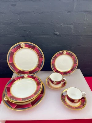 10 Items Spode Tulip Red Dinner Salad Plates Bowls Cups Saucers 2 Place Setting - Image 1 of 4